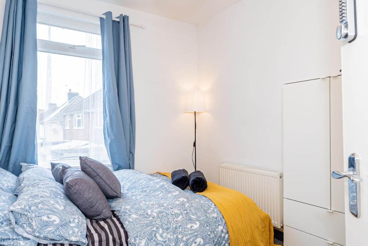 Shirley House 3, Guest House, Self Catering, Self Check In With Smart Locks, Use Of Fully Equipped Kitchen, Close To City Centre, Ideal For Longer Stays, Walking Distance To Bat, 20 Min Drive To Fawley Refinery, Excellent Transport Links サウサンプトン エクステリア 写真