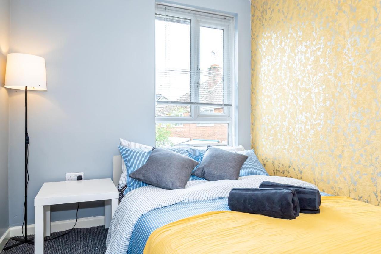 Shirley House 3, Guest House, Self Catering, Self Check In With Smart Locks, Use Of Fully Equipped Kitchen, Close To City Centre, Ideal For Longer Stays, Walking Distance To Bat, 20 Min Drive To Fawley Refinery, Excellent Transport Links サウサンプトン エクステリア 写真