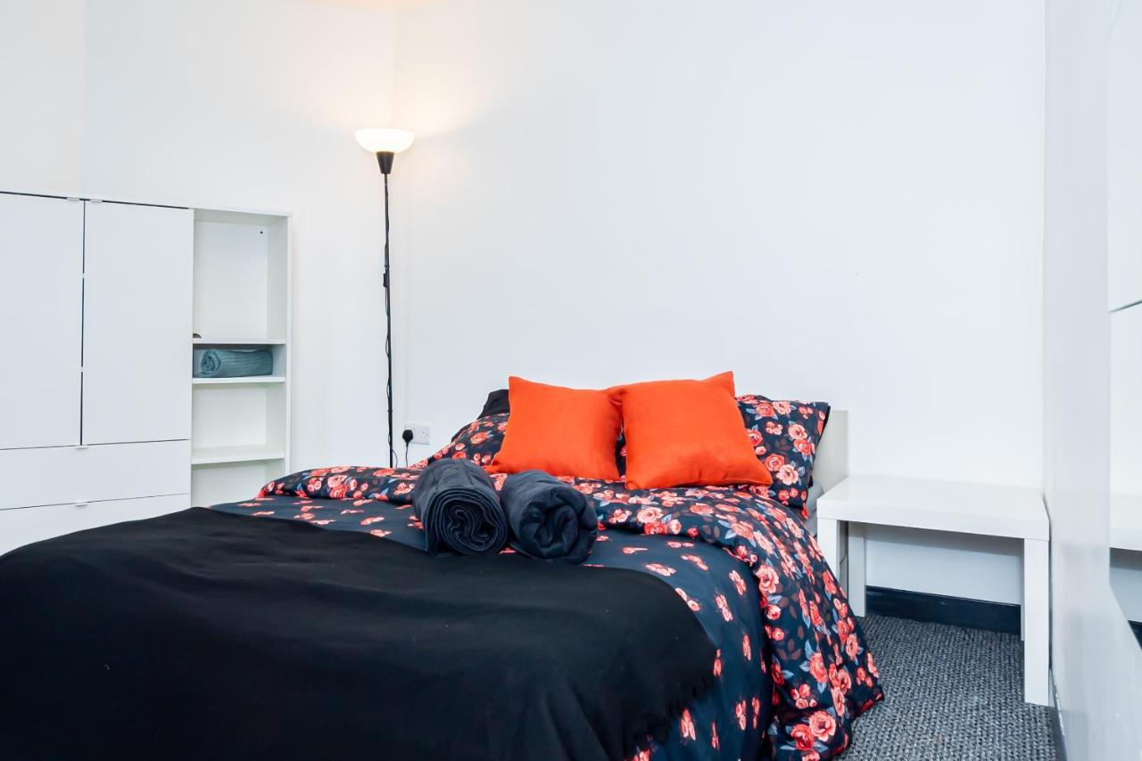 Shirley House 3, Guest House, Self Catering, Self Check In With Smart Locks, Use Of Fully Equipped Kitchen, Close To City Centre, Ideal For Longer Stays, Walking Distance To Bat, 20 Min Drive To Fawley Refinery, Excellent Transport Links サウサンプトン エクステリア 写真