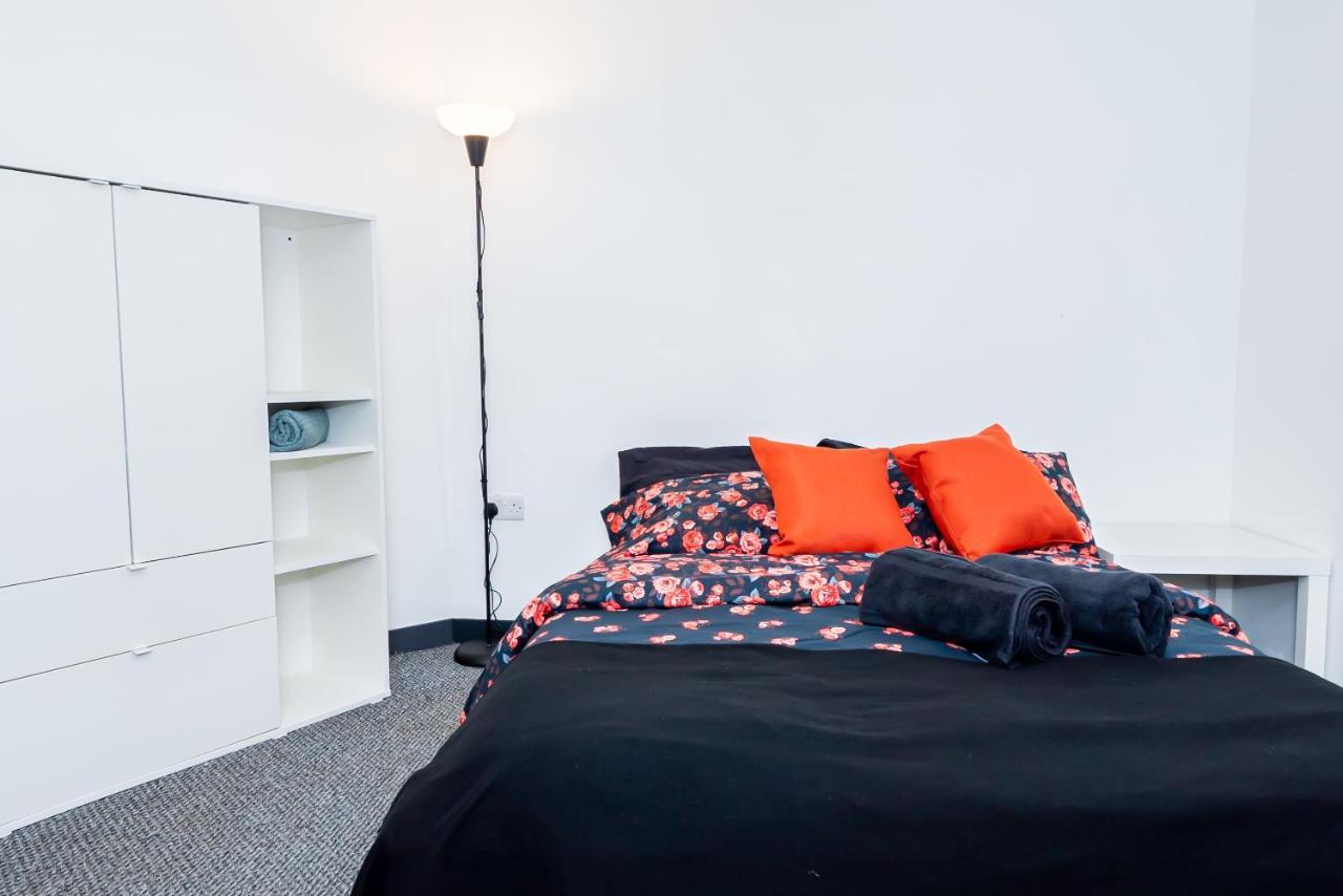 Shirley House 3, Guest House, Self Catering, Self Check In With Smart Locks, Use Of Fully Equipped Kitchen, Close To City Centre, Ideal For Longer Stays, Walking Distance To Bat, 20 Min Drive To Fawley Refinery, Excellent Transport Links サウサンプトン エクステリア 写真