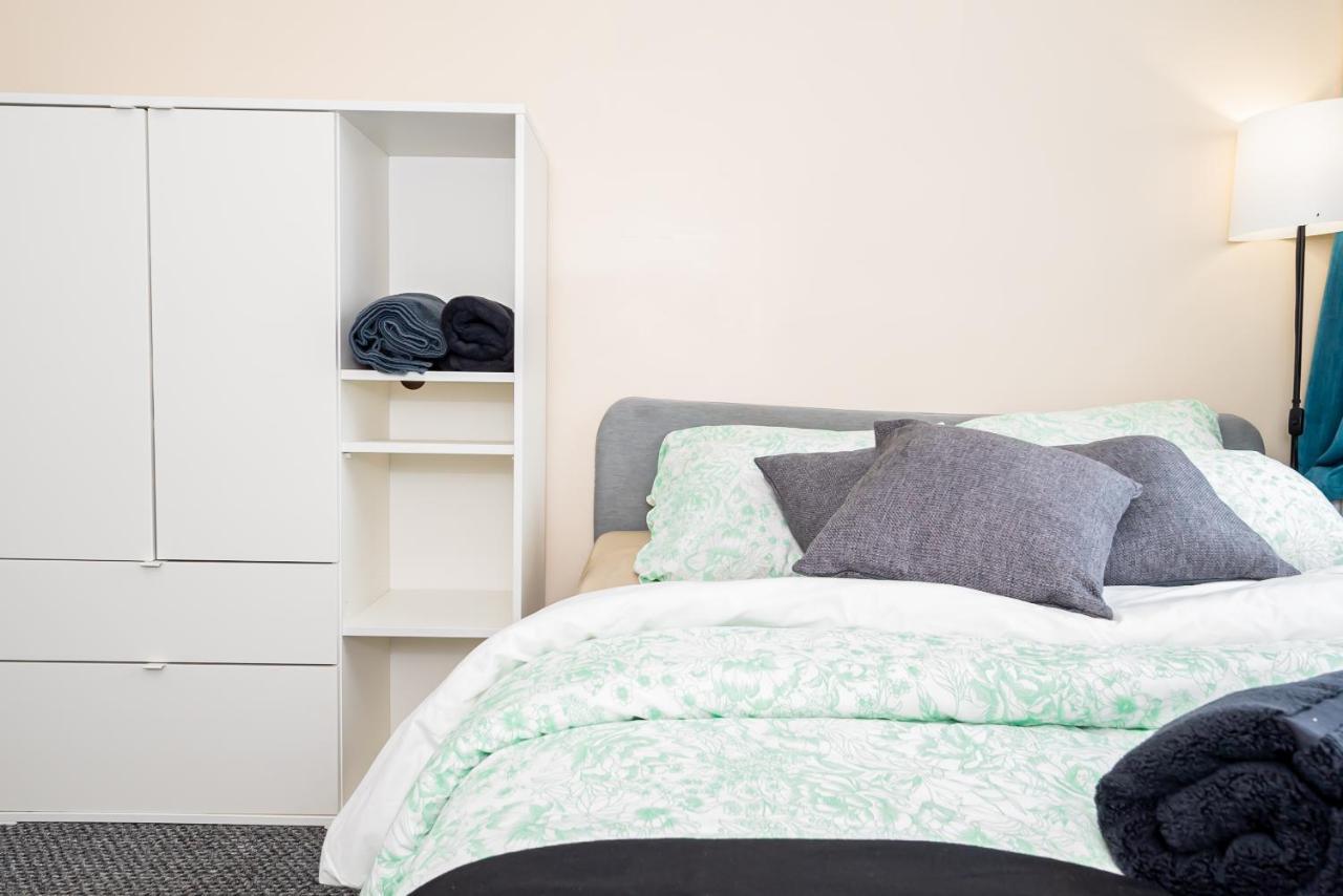 Shirley House 3, Guest House, Self Catering, Self Check In With Smart Locks, Use Of Fully Equipped Kitchen, Close To City Centre, Ideal For Longer Stays, Walking Distance To Bat, 20 Min Drive To Fawley Refinery, Excellent Transport Links サウサンプトン エクステリア 写真