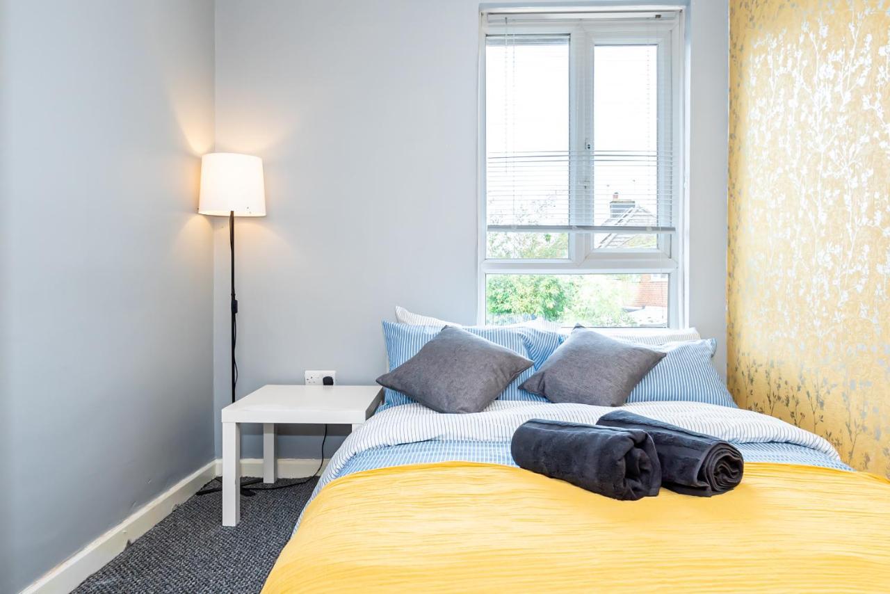 Shirley House 3, Guest House, Self Catering, Self Check In With Smart Locks, Use Of Fully Equipped Kitchen, Close To City Centre, Ideal For Longer Stays, Walking Distance To Bat, 20 Min Drive To Fawley Refinery, Excellent Transport Links サウサンプトン エクステリア 写真