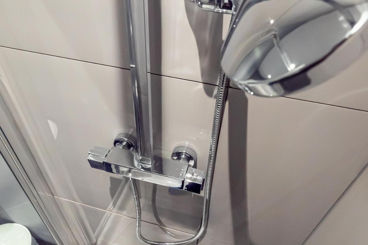 Shirley House 3, Guest House, Self Catering, Self Check In With Smart Locks, Use Of Fully Equipped Kitchen, Close To City Centre, Ideal For Longer Stays, Walking Distance To Bat, 20 Min Drive To Fawley Refinery, Excellent Transport Links サウサンプトン エクステリア 写真