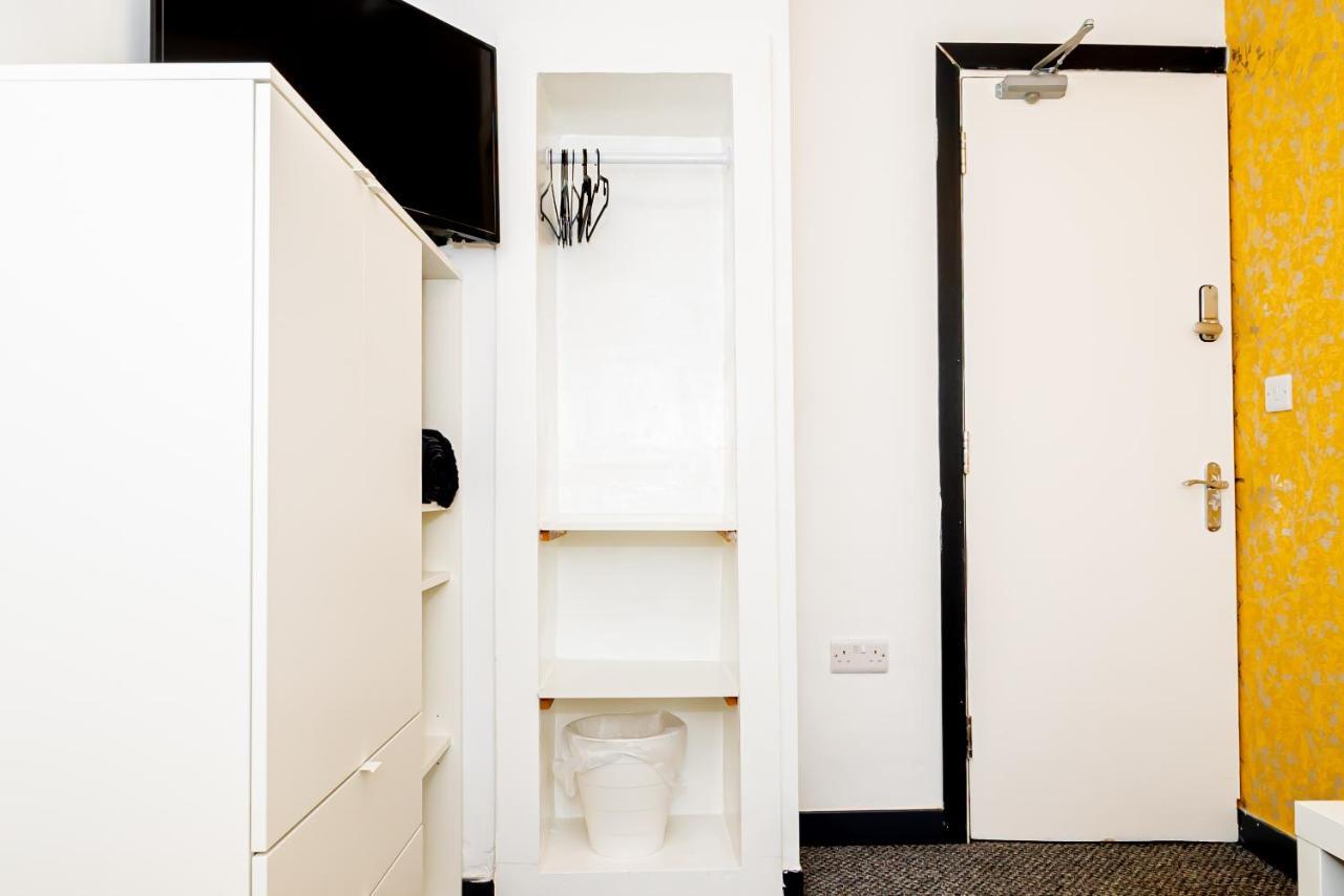 Shirley House 3, Guest House, Self Catering, Self Check In With Smart Locks, Use Of Fully Equipped Kitchen, Close To City Centre, Ideal For Longer Stays, Walking Distance To Bat, 20 Min Drive To Fawley Refinery, Excellent Transport Links サウサンプトン エクステリア 写真
