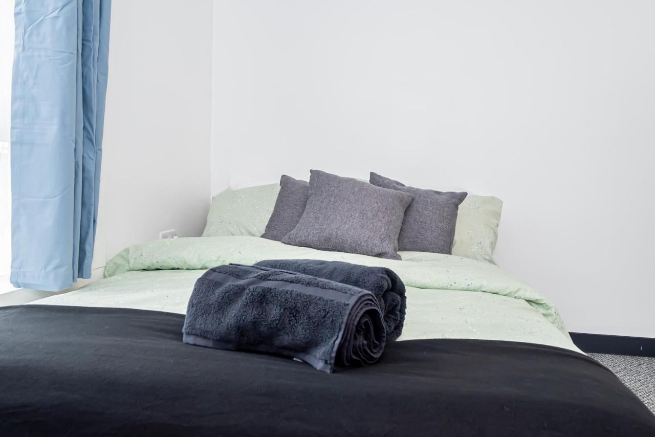 Shirley House 3, Guest House, Self Catering, Self Check In With Smart Locks, Use Of Fully Equipped Kitchen, Close To City Centre, Ideal For Longer Stays, Walking Distance To Bat, 20 Min Drive To Fawley Refinery, Excellent Transport Links サウサンプトン エクステリア 写真