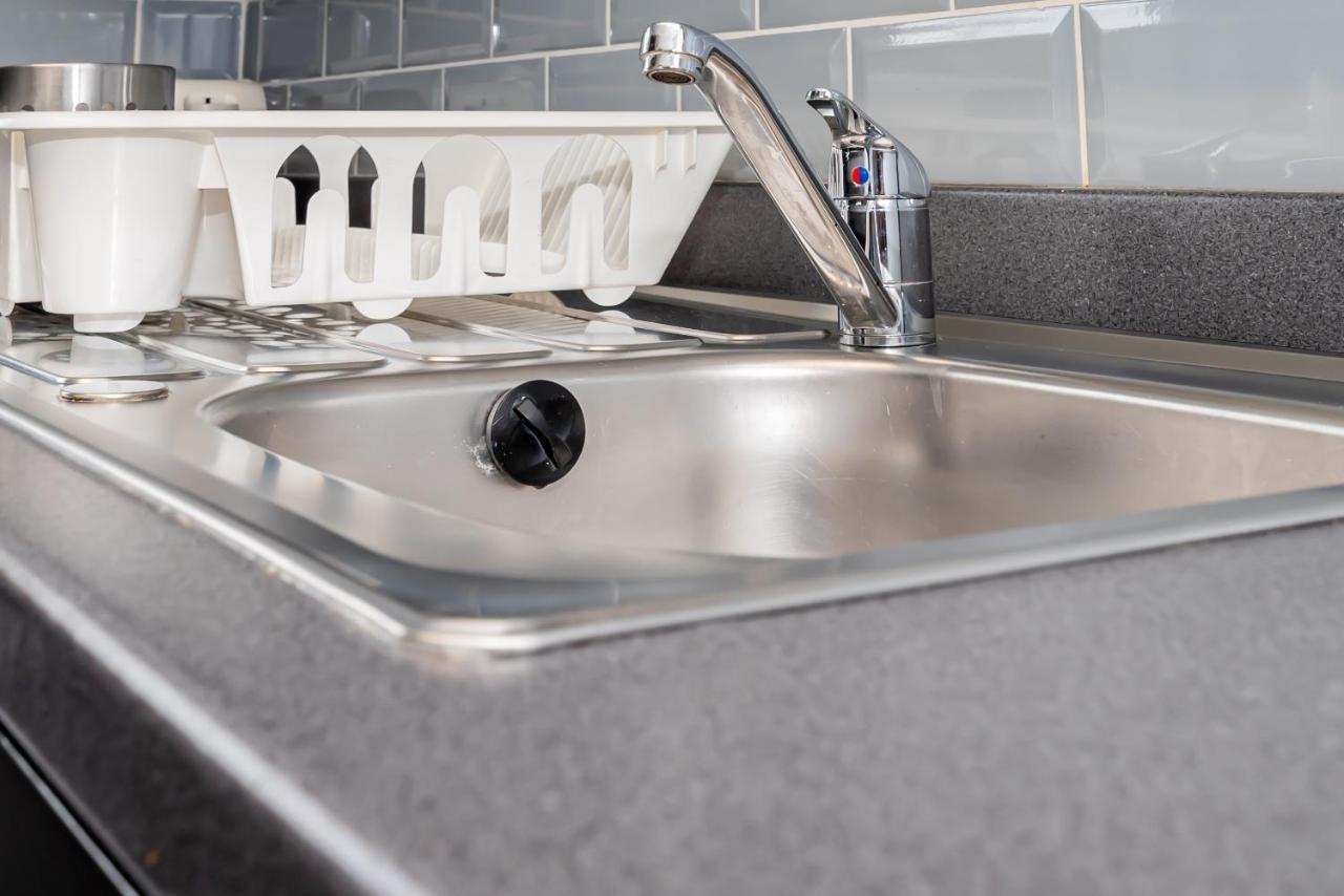 Shirley House 3, Guest House, Self Catering, Self Check In With Smart Locks, Use Of Fully Equipped Kitchen, Close To City Centre, Ideal For Longer Stays, Walking Distance To Bat, 20 Min Drive To Fawley Refinery, Excellent Transport Links サウサンプトン エクステリア 写真
