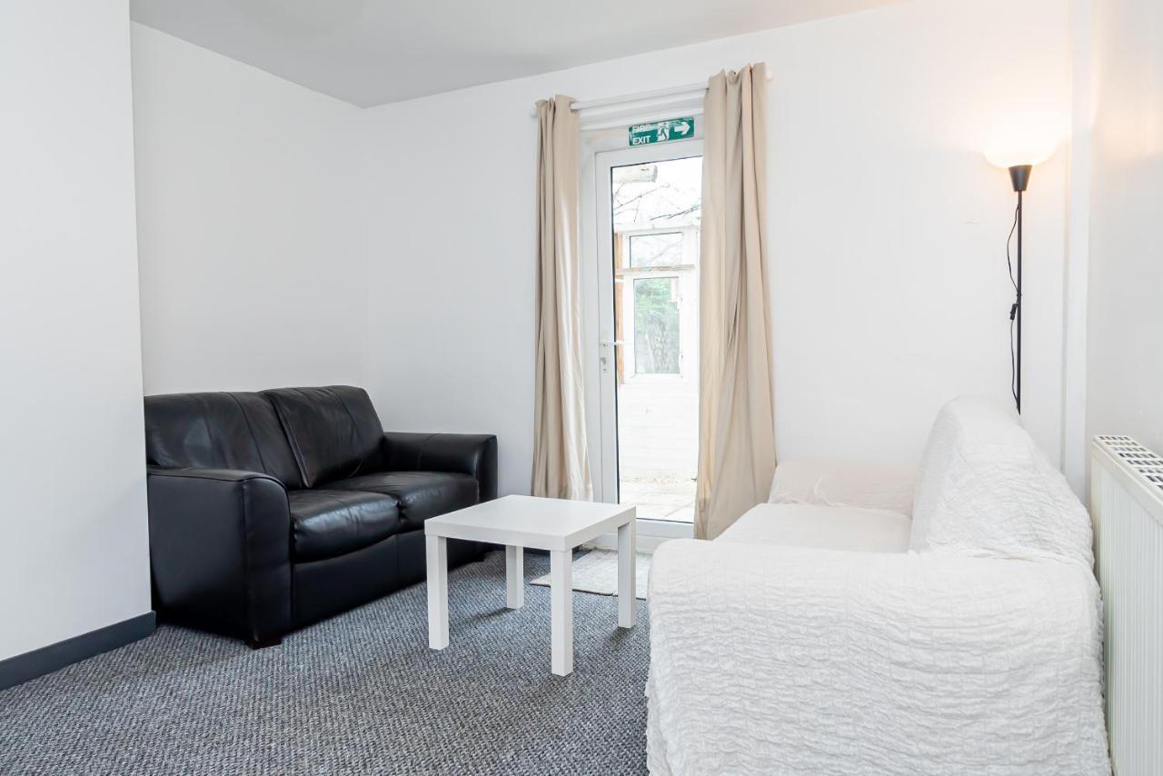 Shirley House 3, Guest House, Self Catering, Self Check In With Smart Locks, Use Of Fully Equipped Kitchen, Close To City Centre, Ideal For Longer Stays, Walking Distance To Bat, 20 Min Drive To Fawley Refinery, Excellent Transport Links サウサンプトン エクステリア 写真