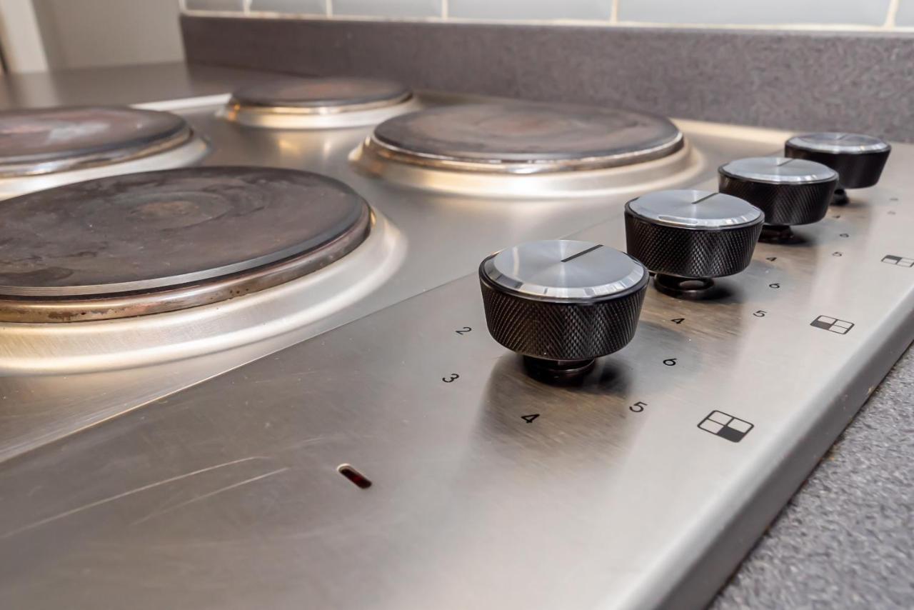 Shirley House 3, Guest House, Self Catering, Self Check In With Smart Locks, Use Of Fully Equipped Kitchen, Close To City Centre, Ideal For Longer Stays, Walking Distance To Bat, 20 Min Drive To Fawley Refinery, Excellent Transport Links サウサンプトン エクステリア 写真