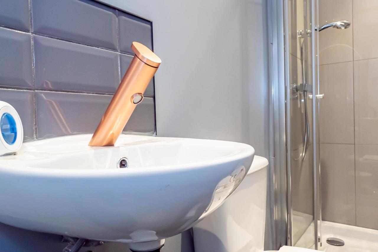 Shirley House 3, Guest House, Self Catering, Self Check In With Smart Locks, Use Of Fully Equipped Kitchen, Close To City Centre, Ideal For Longer Stays, Walking Distance To Bat, 20 Min Drive To Fawley Refinery, Excellent Transport Links サウサンプトン エクステリア 写真