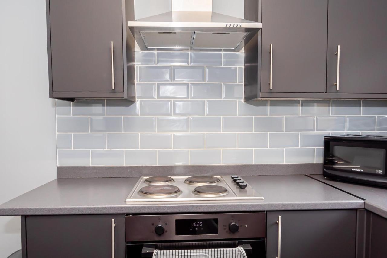 Shirley House 3, Guest House, Self Catering, Self Check In With Smart Locks, Use Of Fully Equipped Kitchen, Close To City Centre, Ideal For Longer Stays, Walking Distance To Bat, 20 Min Drive To Fawley Refinery, Excellent Transport Links サウサンプトン エクステリア 写真
