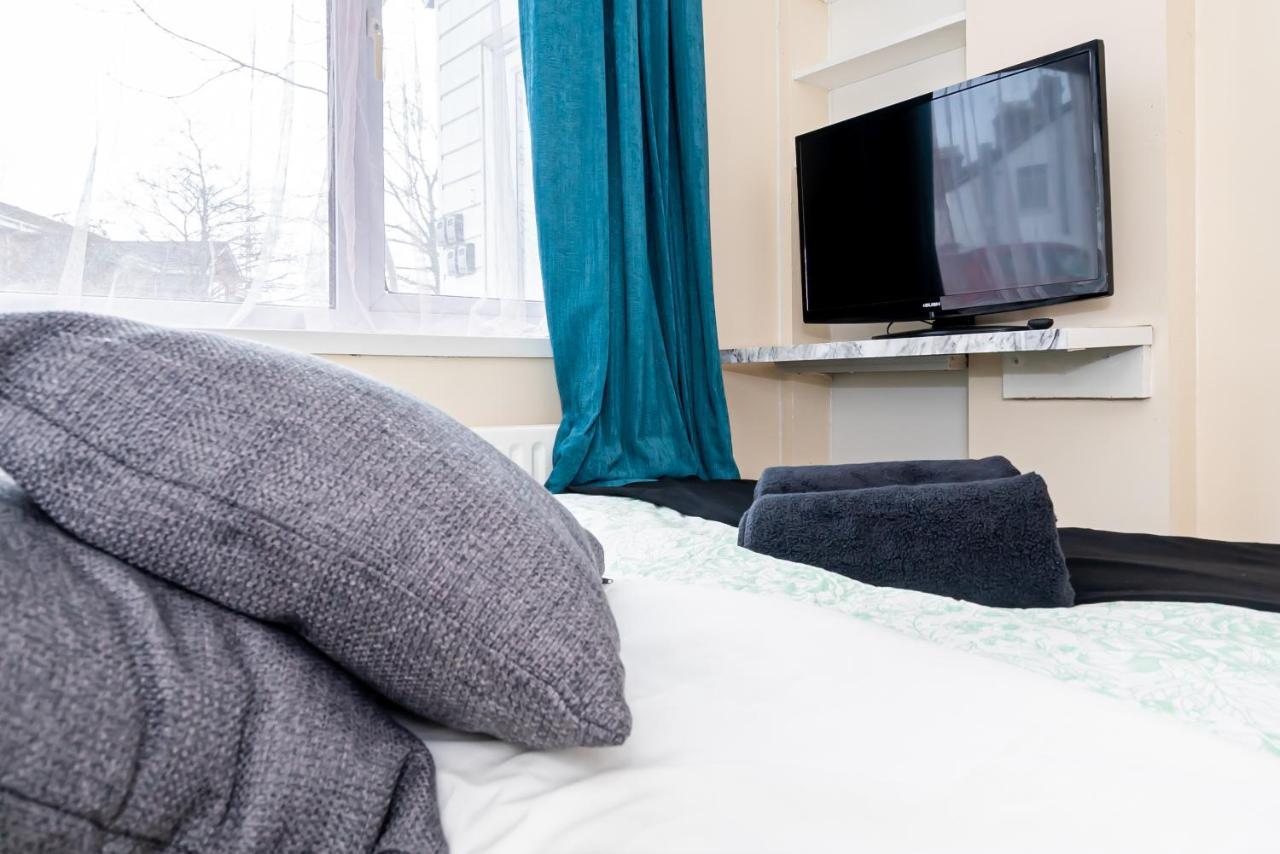 Shirley House 3, Guest House, Self Catering, Self Check In With Smart Locks, Use Of Fully Equipped Kitchen, Close To City Centre, Ideal For Longer Stays, Walking Distance To Bat, 20 Min Drive To Fawley Refinery, Excellent Transport Links サウサンプトン エクステリア 写真