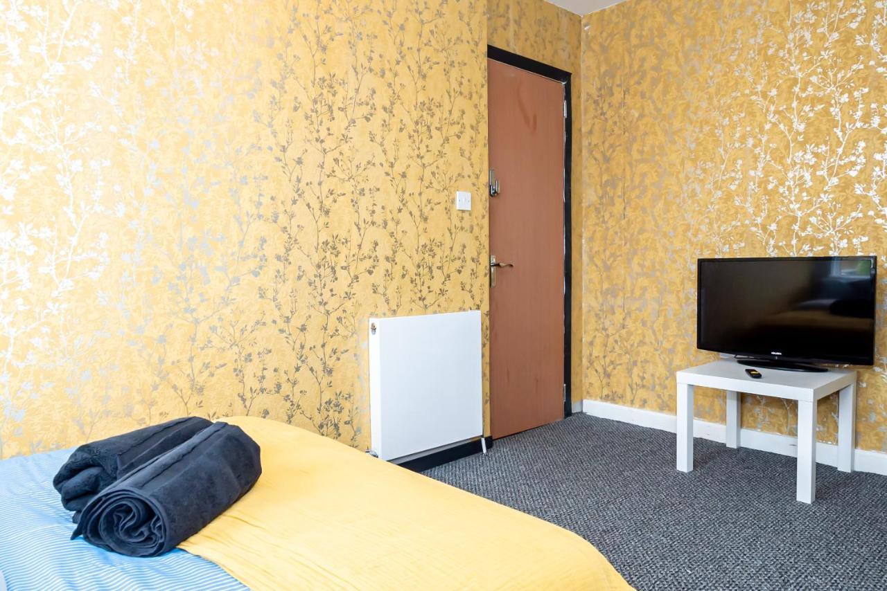 Shirley House 3, Guest House, Self Catering, Self Check In With Smart Locks, Use Of Fully Equipped Kitchen, Close To City Centre, Ideal For Longer Stays, Walking Distance To Bat, 20 Min Drive To Fawley Refinery, Excellent Transport Links サウサンプトン エクステリア 写真